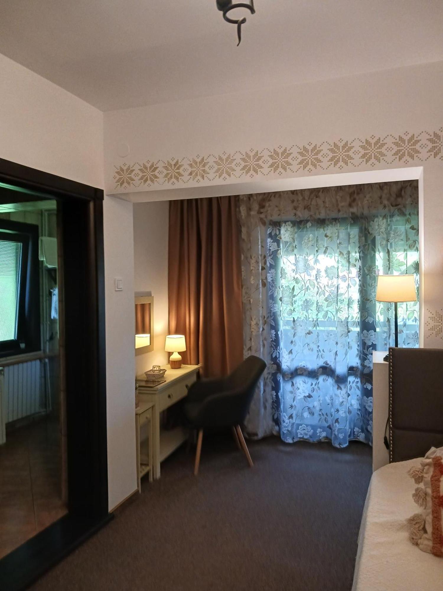 Casa Calin Hotel Vama  Buitenkant foto